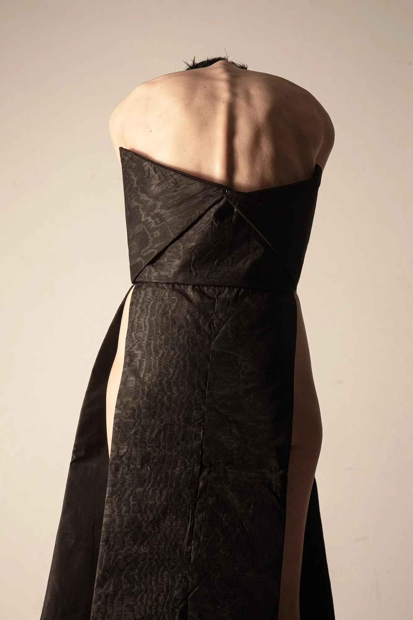 NARRATIVE 4-way transforming piece: dress/headpiece/scarf