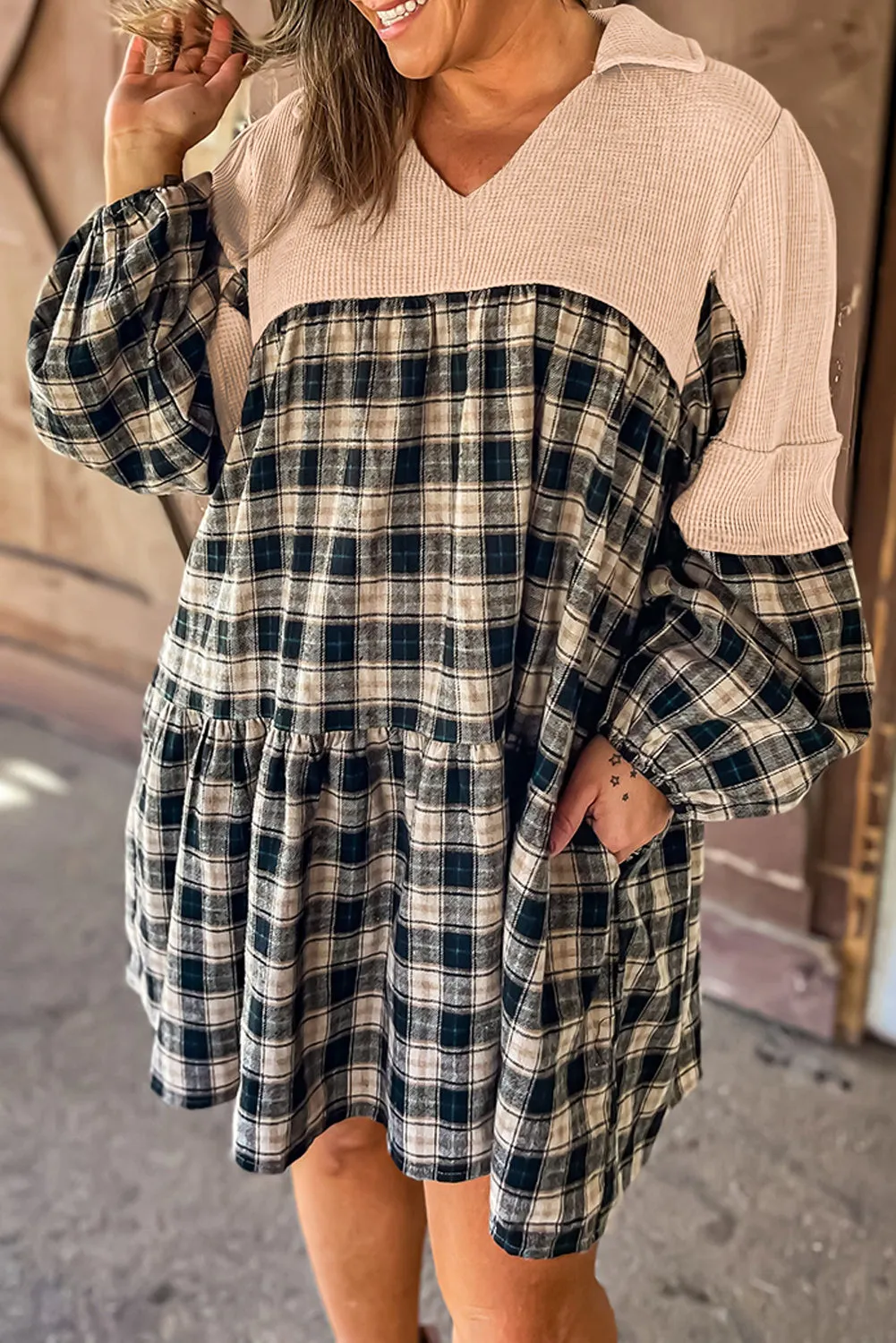 Stylish Plus Size Plaid Mini Dress with Puff Sleeves